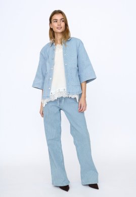 Randiga jeans med bälte - Blå / Vit