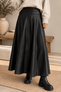 Dalia - Vid maxi kjol i skinnimitaion - Svart - One Size