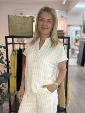 Katja - Randig topp i viskos & lin - Vit