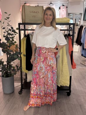 Susanna - Långkjol med smock i midjan Cerise - OneSize