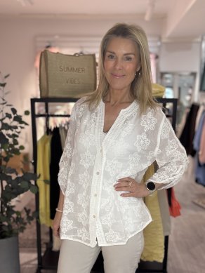 Fredrika - Broderad bomullsblus - Vit - OneSize