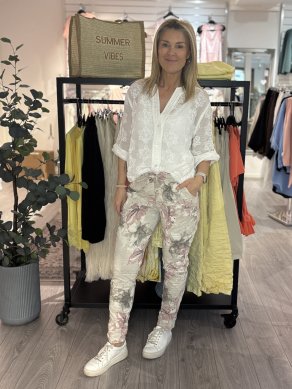 Signe - Magisk byxa med blommor - Rosa - Onesize