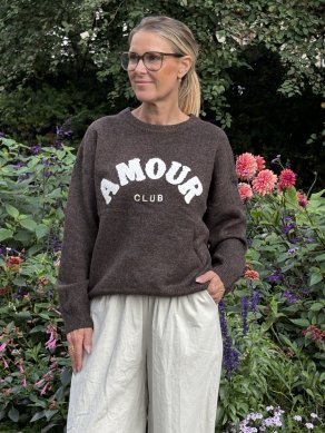 Nanna - Stickad tröja med Amour - Brun - One Size