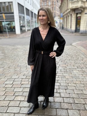 Barbara - Långklänning med bälte - Svart