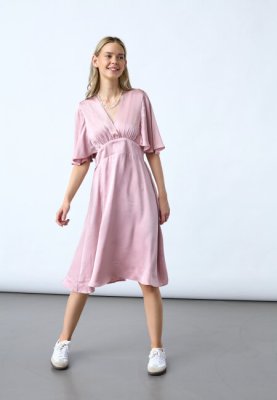 Zoom bild av Gisela - Kort klänning i satin-look - Rosa