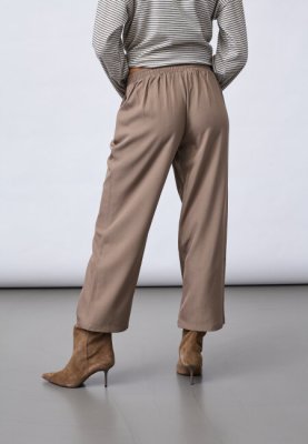 Zoom bild av Viksa - Ankellång kostymbyxa - Taupe
