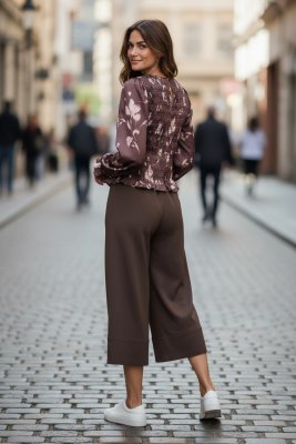 Zoom bild av Nix - mönstrad topp med smock 