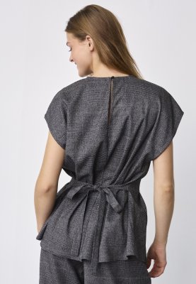 Zoom bild av Viksa - Blus med markerad midja - Grå
