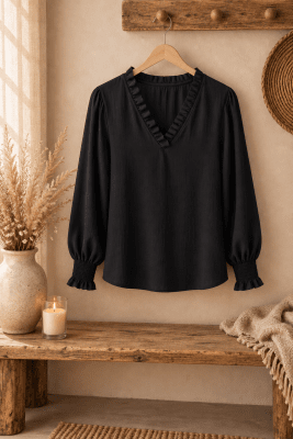 Zoom bild av Rebecka - Blus med liten volang på kragen - Svart - One Size