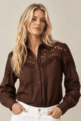 Zoom bild av Agneta- Blus med spetsdetaljer - Brun
