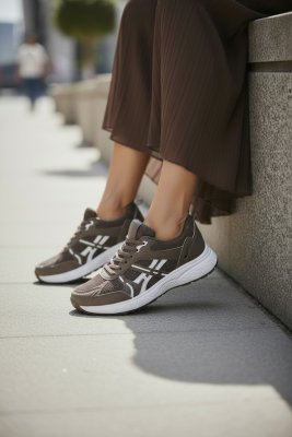 Zoom bild av Sporty sneakers - Brun
