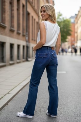 Zoom bild av Joline - Vida jeans med fickdetaljer- Mörk denim