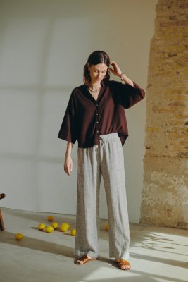 Zoom bild av Favoritbyxan Lava - En lång byxa i lin och viskos - Morel melange