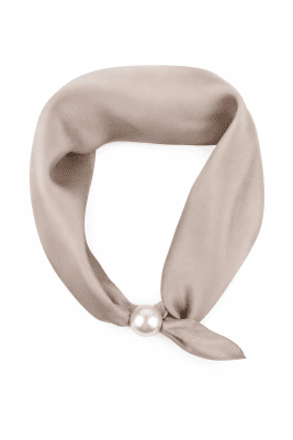 Zoom bild av scarves med mangnetknäppning