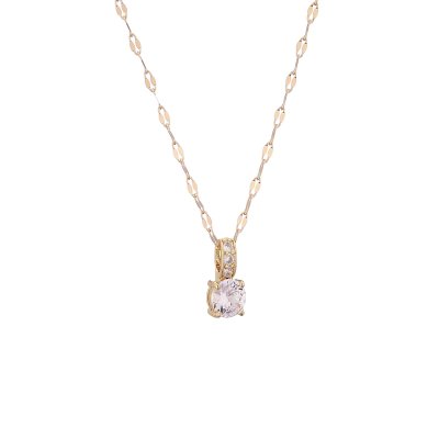 Zoom bild av Halsband med ett nätt, gnistrande hänge