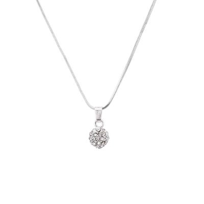 Zoom bild av Halsband med ett litet, gnistrande kulformat hänge 