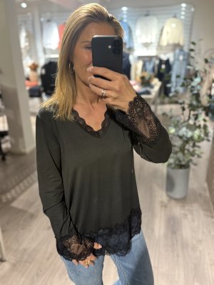 Zoom bild av Hanna - Långärmad topp med spets - Svart - One Size