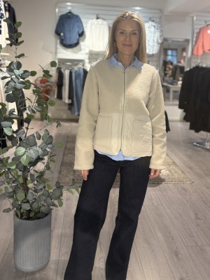 Zoom bild av Amra - Snygg vårjacka - Creme