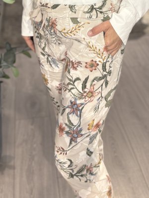 Zoom bild av Marja - Blommönstrade stretchbyxor - Beige - One Size