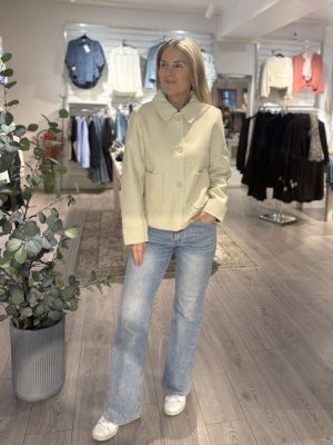 Zoom bild av Yanna - Jacka - Creme