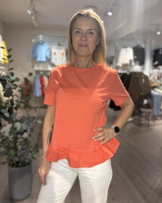 Zoom bild av Marianne - Topp med volangkant - Korall