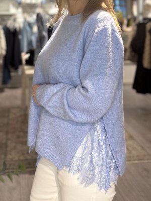 Zoom bild av Tessan - Stickad tröja med spets - Ljusblå - OneSize