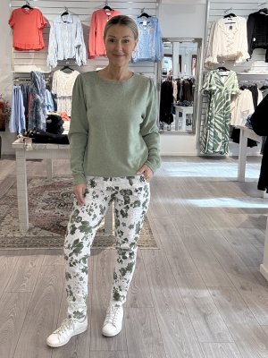 Zoom bild av Susan - Magisk stretchbyxa med blommönster