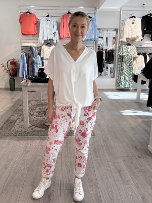 Zoom bild av Susan - Magisk stretchbyxa med blommönster 