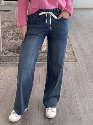 Zoom bild av Adelina - Vid byxa med resår - Denim