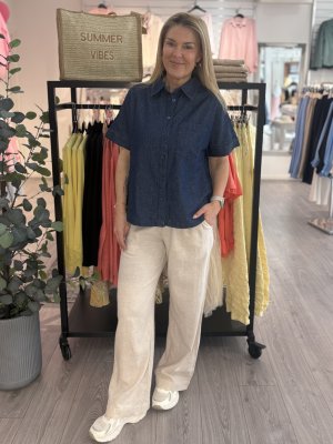Zoom bild av Ronda - Denimskjorta med kort ärm