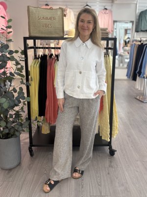 Zoom bild av Favoritbyxan Lava - En lång byxa i lin och viskos - Morel melange