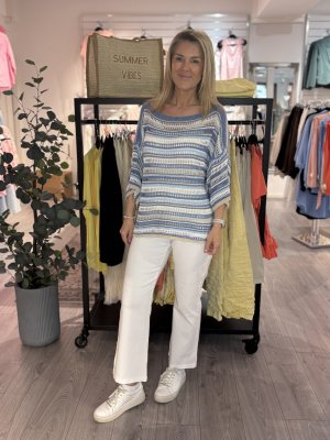 Zoom bild av Tyra - Hålstickad tröja - Blå - OneSize