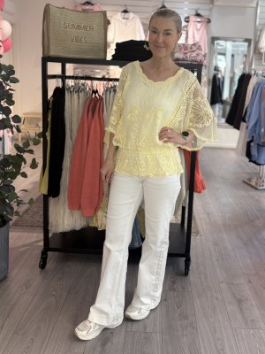 Zoom bild av Carolina - Spetstopp med fjärilsärm - Gul