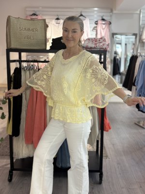 Zoom bild av Carolina - Spetstopp med fjärilsärm - Gul