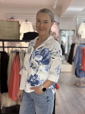 Zoom bild av Bea - Blommig linneblus 