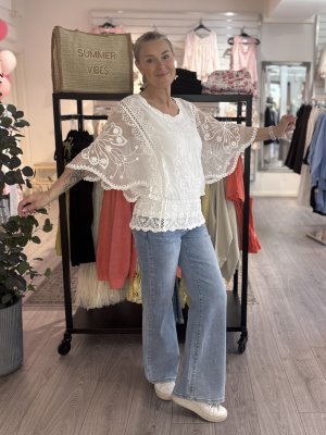 Zoom bild av Carolina - Spetstopp med fjärilsärm - Vit