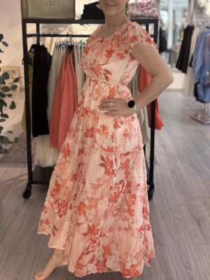 Zoom bild av Jana - Off shoulder klännnig