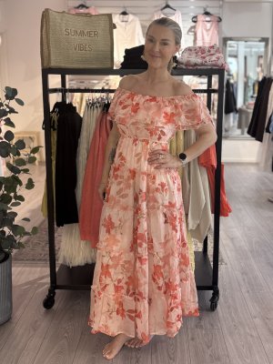 Zoom bild av Jana - Off shoulder klännnig