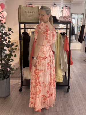 Zoom bild av Jana - Off shoulder klännnig