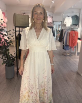 Zoom bild av Gisela - Lång klänning med blommigt mönster 
