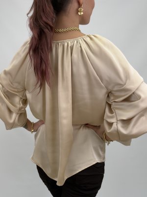 Zoom bild av Raya - Blus med draperad ärm - Beige - One Size