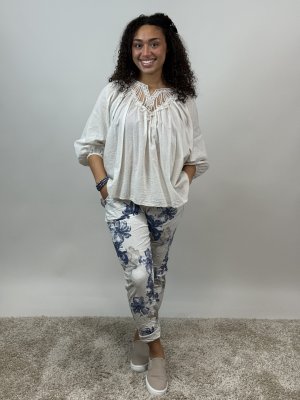 Zoom bild av Aimee - Bomullsblus med spetsbrodyr - Beige - One Size