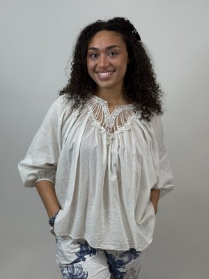 Zoom bild av Aimee - Bomullsblus med spetsbrodyr - Beige - One Size