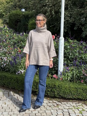 Zoom bild av Emma - Stickad polo - Taupe - One Size