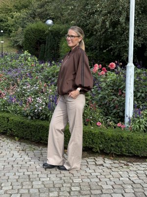 Zoom bild av Rita - Jacka med puffärm- Brun