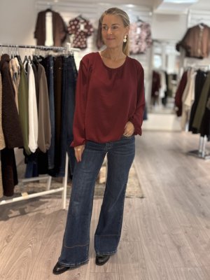 Zoom bild av Polly - Blus med ballongärm - Vinröd - One Size