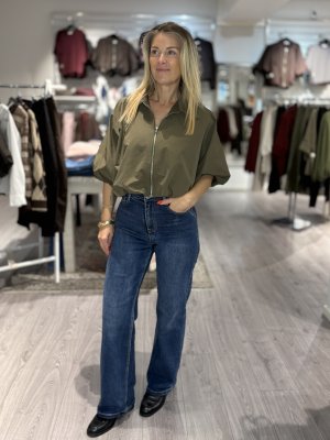 Zoom bild av Nelly - Jacka med puffärm - Khaki