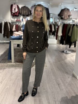 Zoom bild av Micaela - Kofta med dekorativa knappar - Brun - One Size