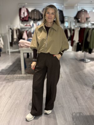 Zoom bild av Great - Kostymbyxa - Brun