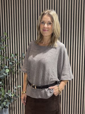 Zoom bild av Nessa - Ponchotröja med vid ärm - Taupe - One Size